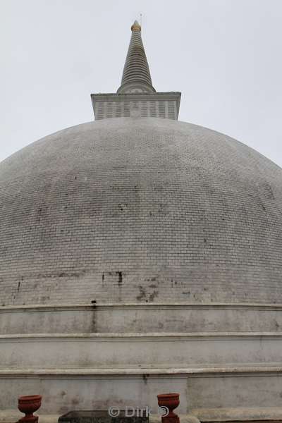sri lanka dagoba stupa