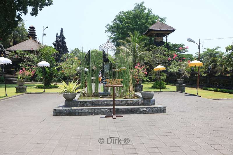 bali hindoe tempel pura goa lawah