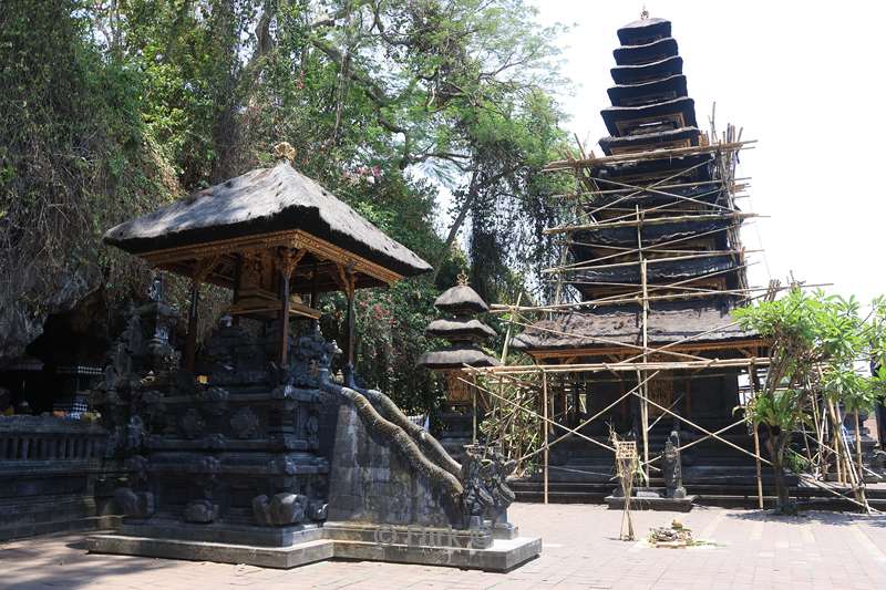 bali hindoe tempel pura goa lawah