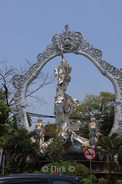 bali hindoe tempel pura goa lawah