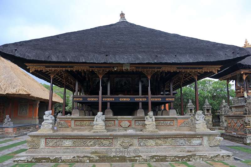 bali hindoe tempel pura puseh