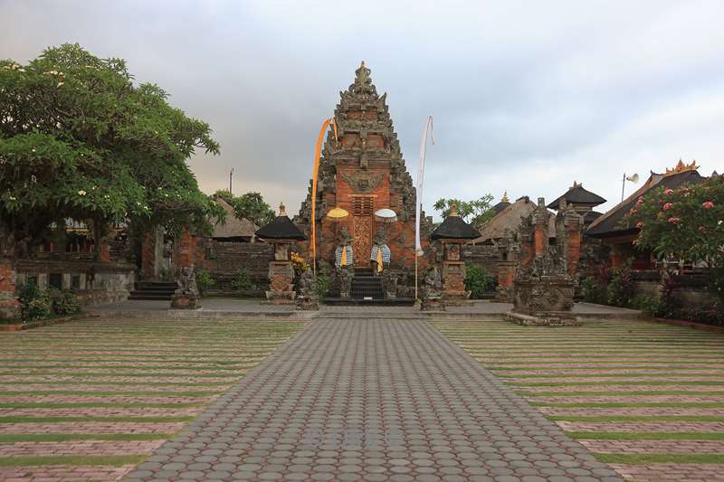 bali hindoe tempel pura puseh