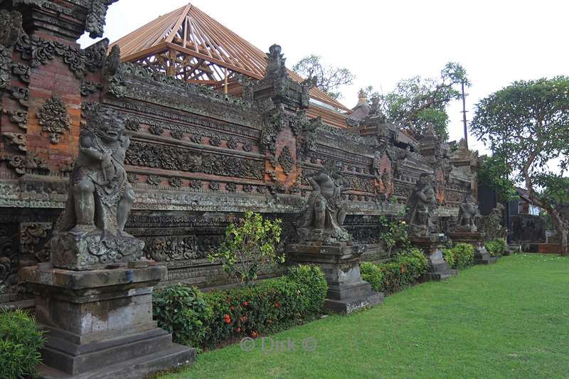 bali hindoe tempel pura puseh