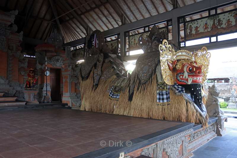 bali hindoe tempel pura puseh