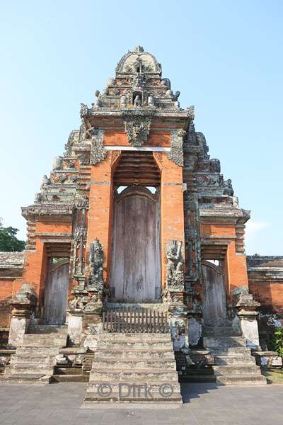 bali hindoe tempel pura taman ayun