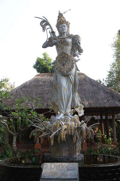 bali hindoe tempel pura taman ayun