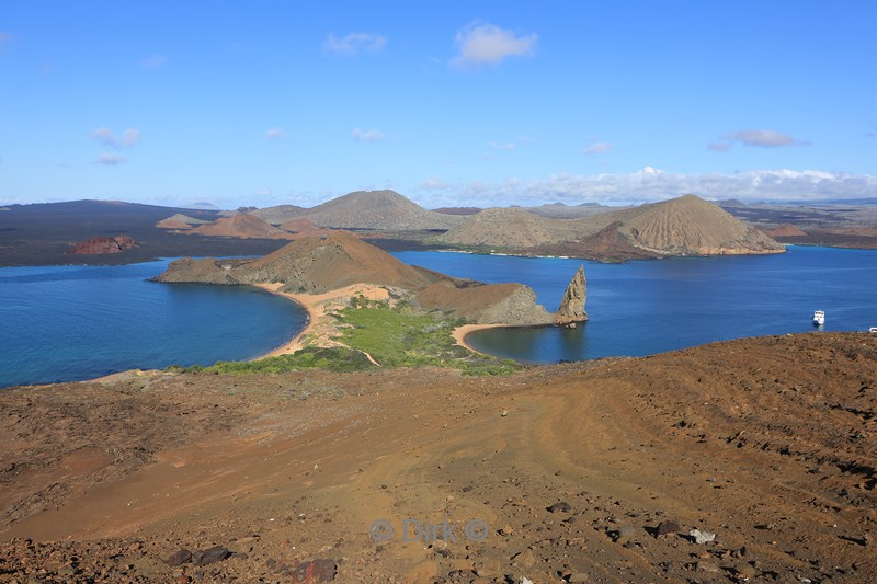 galapagos bartolome island