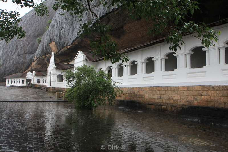sri lanka dambulla monastery